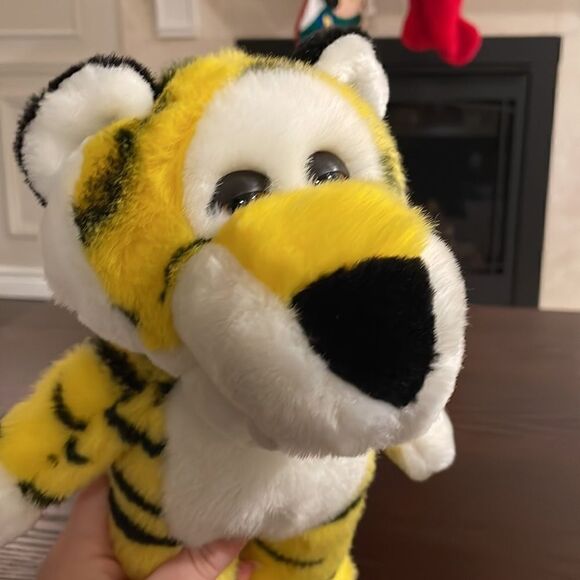 Purr-fection MJC Yellow and Black Tiger Vintage 1992 Excellent Condition 13” - Picture 2 of 8